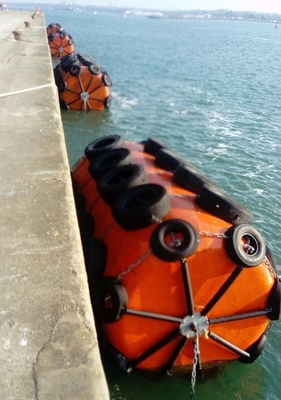 Para-choque enchido da proteção do navio espuma abundante com pneumático e corrente