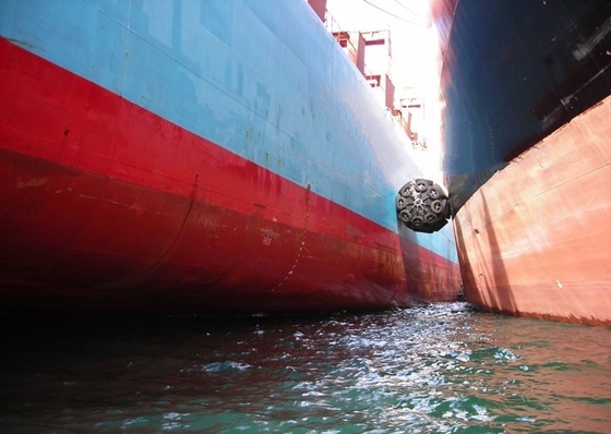 para-choque de borracha da plataforma a pouca distância do mar pneumática do barco de pesca 50Kpa para o navio