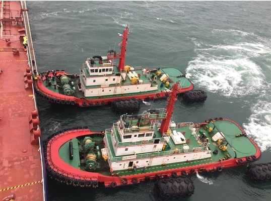 para-choque de borracha da plataforma a pouca distância do mar pneumática do barco de pesca 50Kpa para o navio
