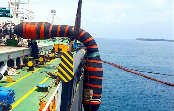 Marine Oil Hose reforçada com os colares do lugar a fixar com flutuabilidade extra