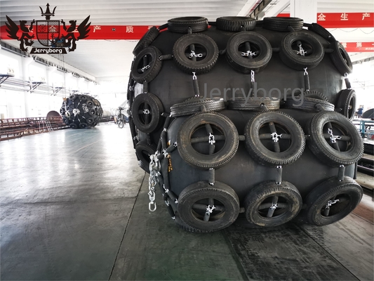 ISO 17357 Padrão 50kPa/80kPa Yokohama Fender de borracha com pneus e cadeia Fender flutuante marinho