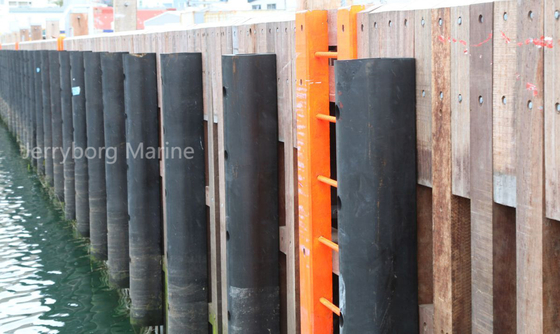 Fenders de borracha flexíveis e resistentes do tipo D para sistemas de atracação
