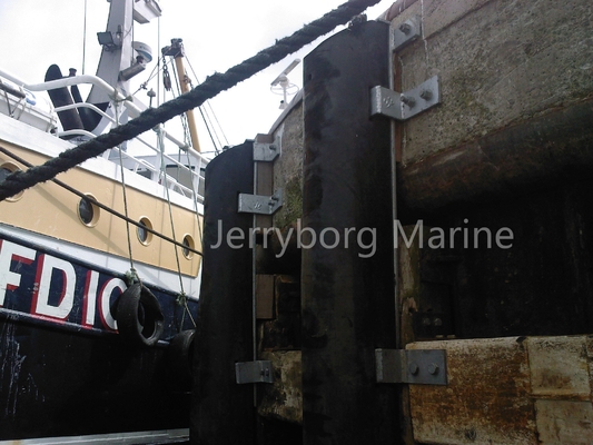 Fenders de borracha do tipo D para grandes navios e embarcações de carga
