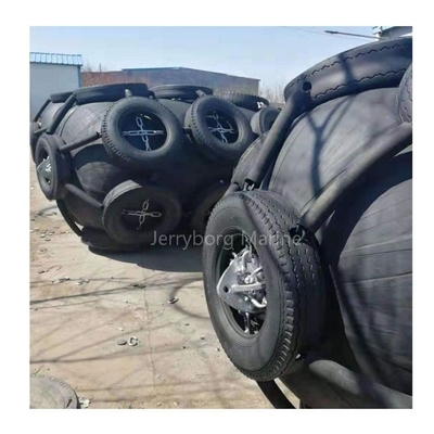 Fenders pneumáticos de borracha de tipo Yokohama infláveis flutuantes com rede de cadeia de pneus