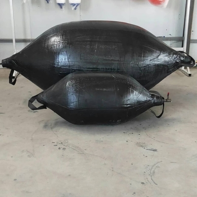 Encanamento que obstrui as tomadas infláveis de borracha da tubulação do balão de ar