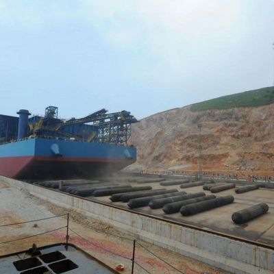 China Marine Rubber Airbags profissional para o salvamento de levantamento de aterrissagem de lançamento do navio