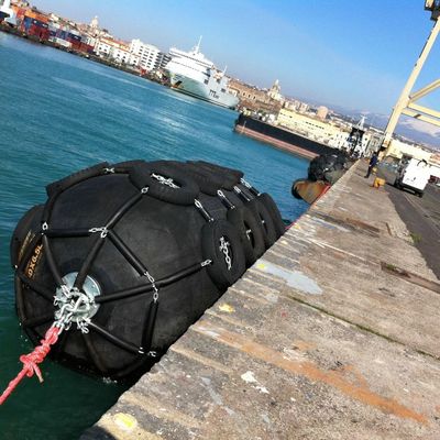 Flange 80Kpa Marine Rubber Bumper do ABS Q235 para os portadores do gás que entram o amortecedor