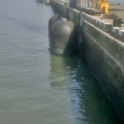 Submarino da absorção de alta energia que flutua o hidro para-choque pneumático