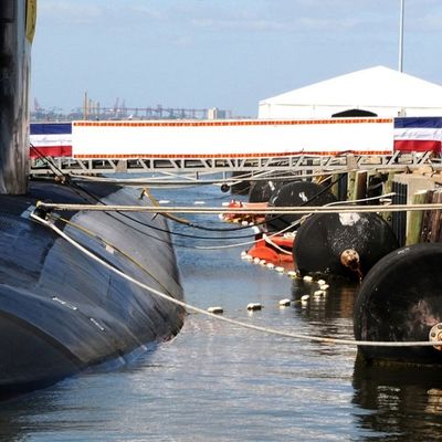A flutuação personalizada espuma para-choque enchido com pneu e corrente
