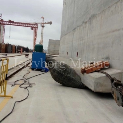 Navio que lança Marine Airbags For Shipping Containers inflável